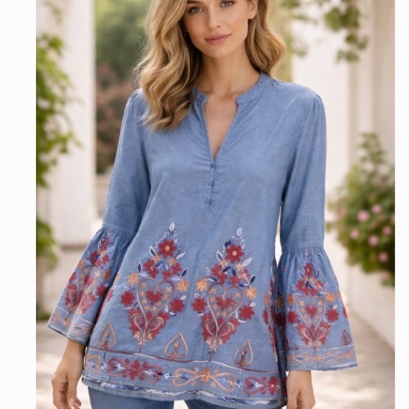 Jaase Tops - Jaase Embroidered Light Blue Bell-Sleeve Tunic size medium
